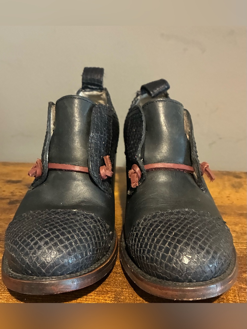 Freebird by Steven Catalina Women’s Size 6 Black Leather Snakeskin Oxford Heels